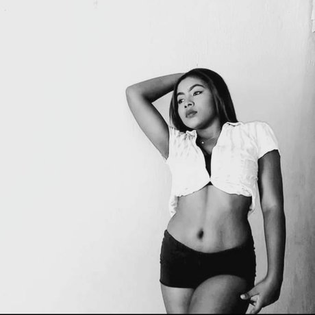 Dayana lopez model top pictures