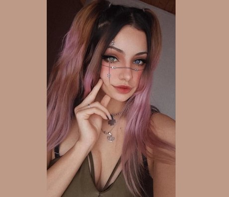 M I A U star free archive