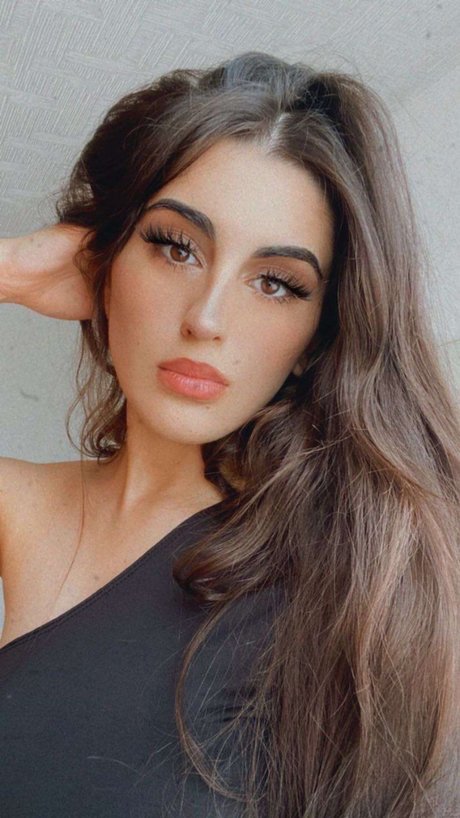 Mia Gashi_ star nude photos