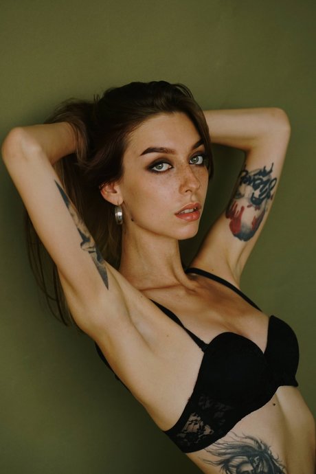 Mia Tibson adult star galleries