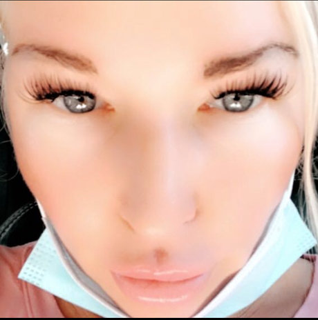 Mia Foxx high quality model photo