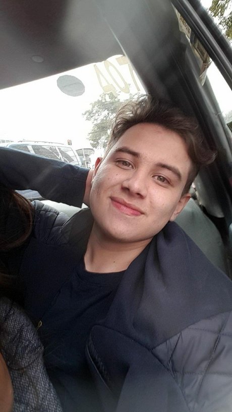 Pablo Hernandez model pornographic pic