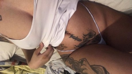 Amanda Beltr o pornstar nude picture