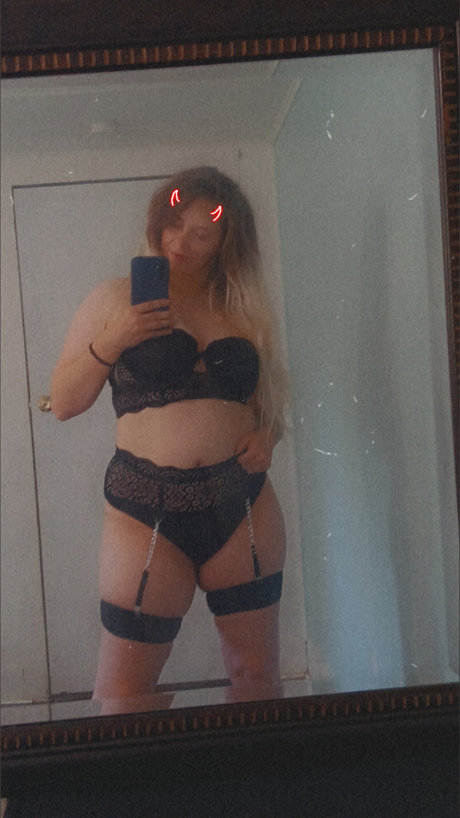 Bella babe2022 nude pornstar pictures