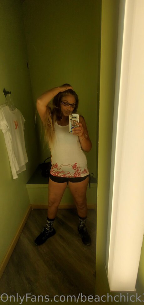 Beach Chick 321 sex model image