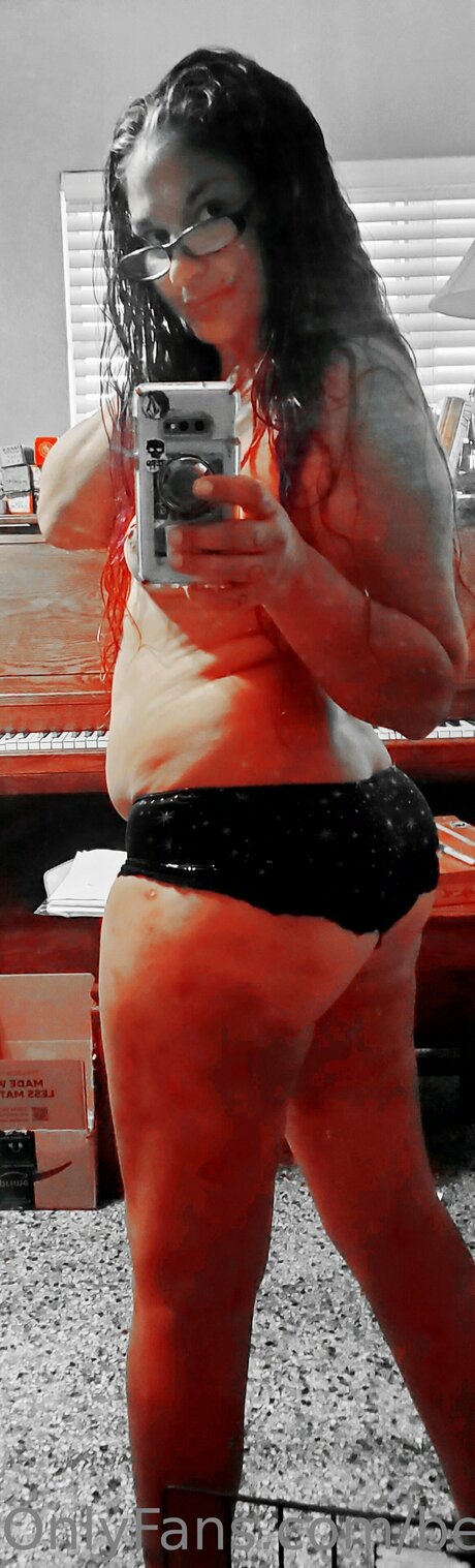 Beach Chick 321 model free pics