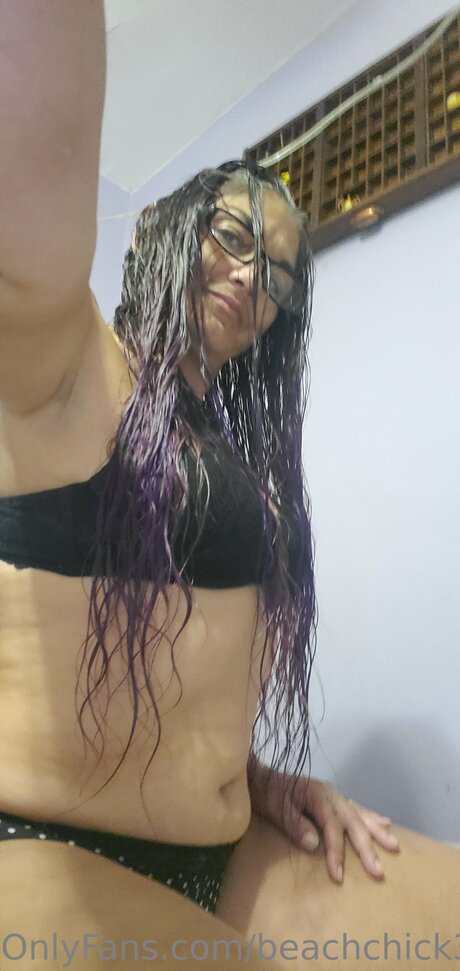 Beach Chick 321 porn star gallery