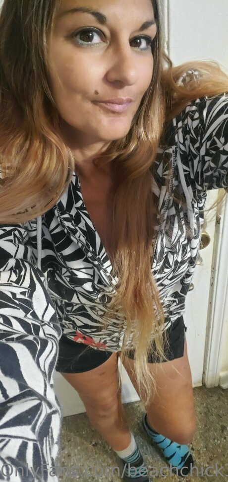 Beach Chick 321 high quality model images