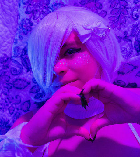 Bella Duwun model adult pic