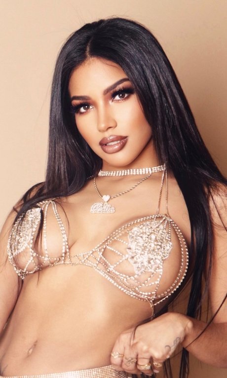 Belllaaa lovee model perfect pic