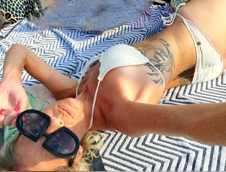 Bella Green Eyes nice star pic