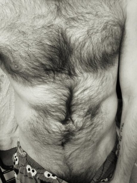 Bearded ArtsMan model erotic photo