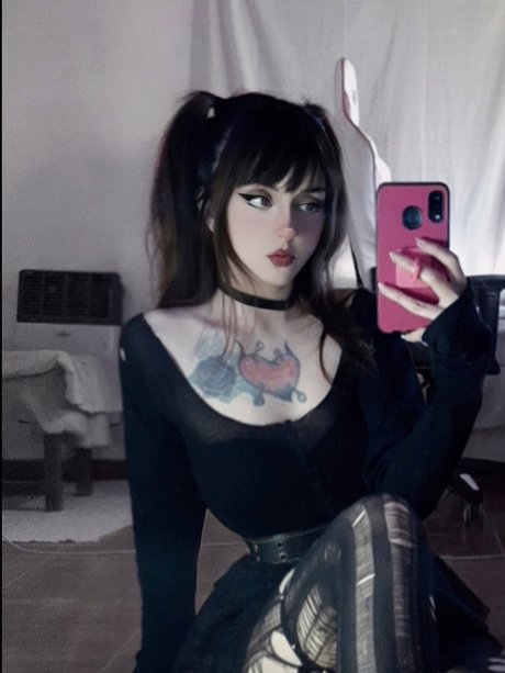 Mila Robinson nude star img