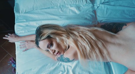 Miku xxx model photo