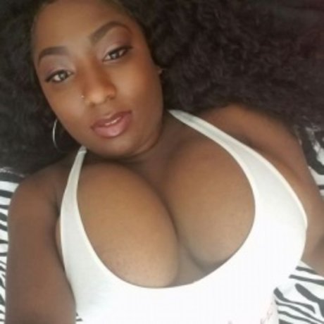 Luxury Amore perfect actress photo