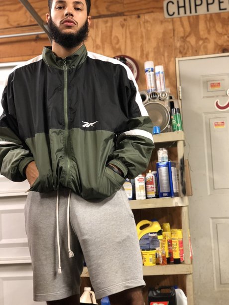 Cave Maker star sexy pictures