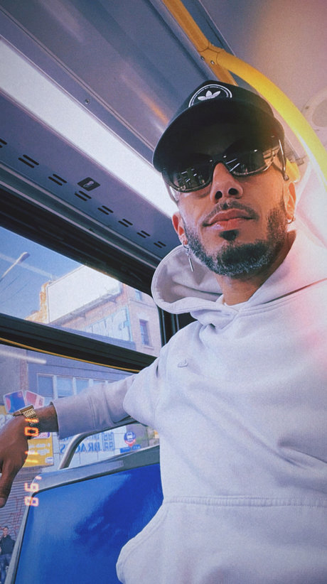 COLOSSAL D69 nudes star picture