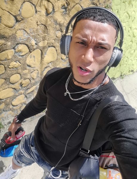 Michy Roa star top pic