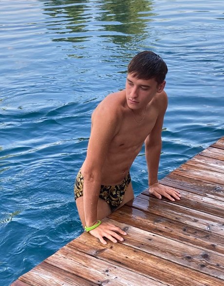 PuppMich model nice pic