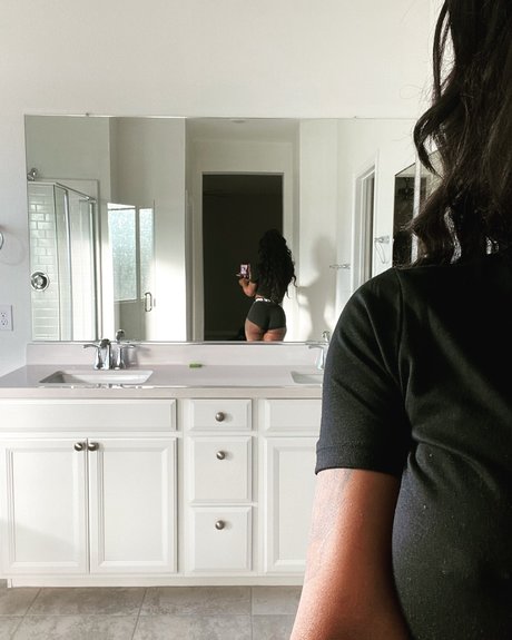 Barbibella69 naked pornstar picture