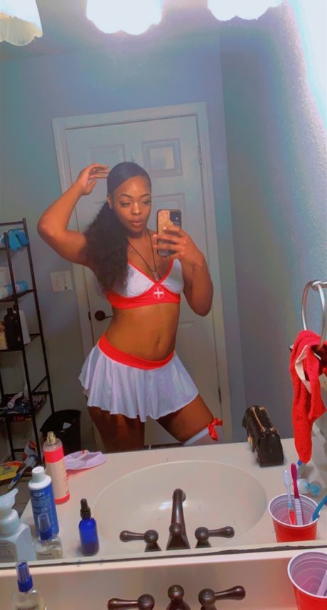 Charlotte Watson star art pictures