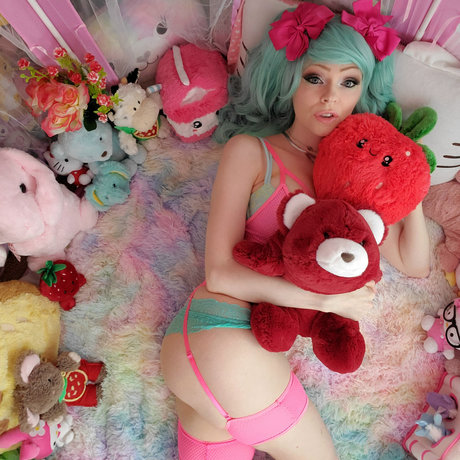 MintBerryBunny top model pic