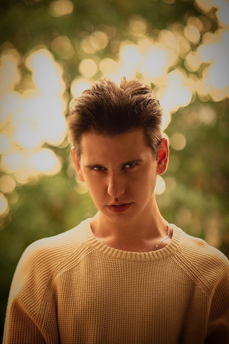 Milosh Milestone pretty star img