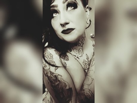 LostVegas_ model beautiful picture