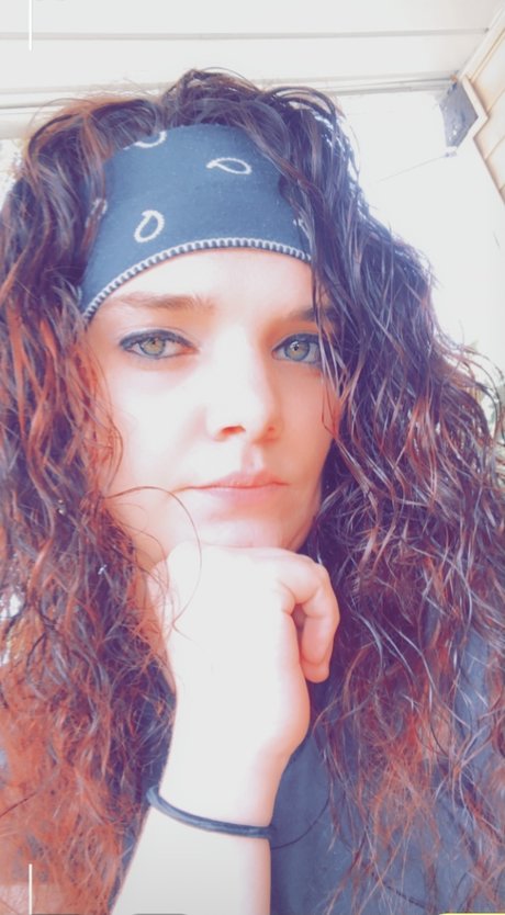 Carly Currence art actress photos