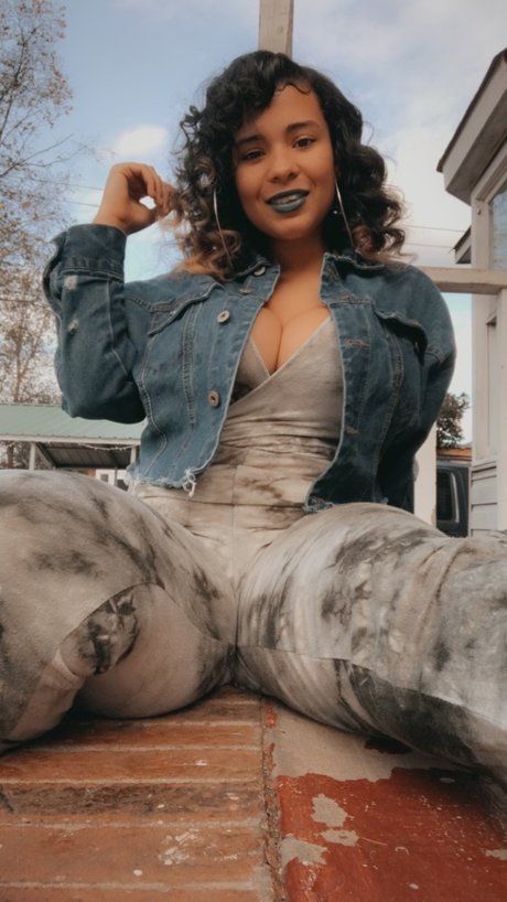 Cardi Redd naked model pics