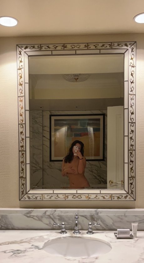 IceyGirl star naked photos