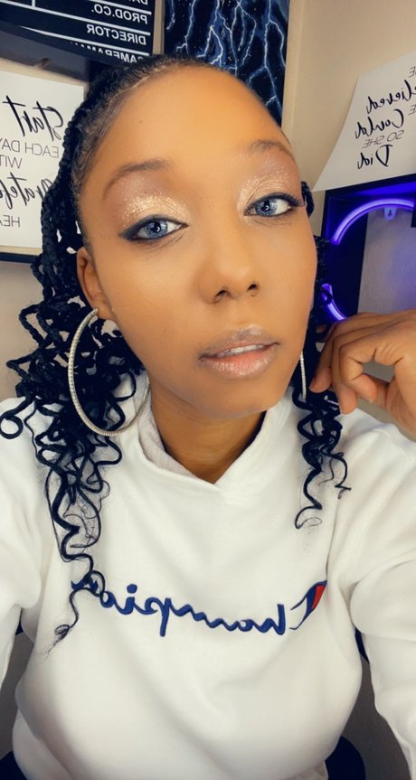 Centearious White pornstar img