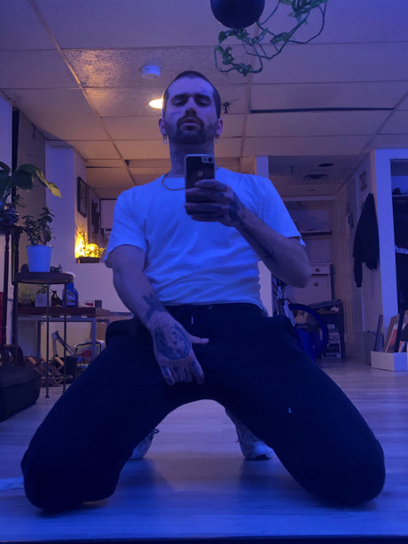 CartierHartt hot actress galleries