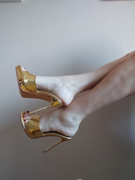 Miss Feet Tender free star photos