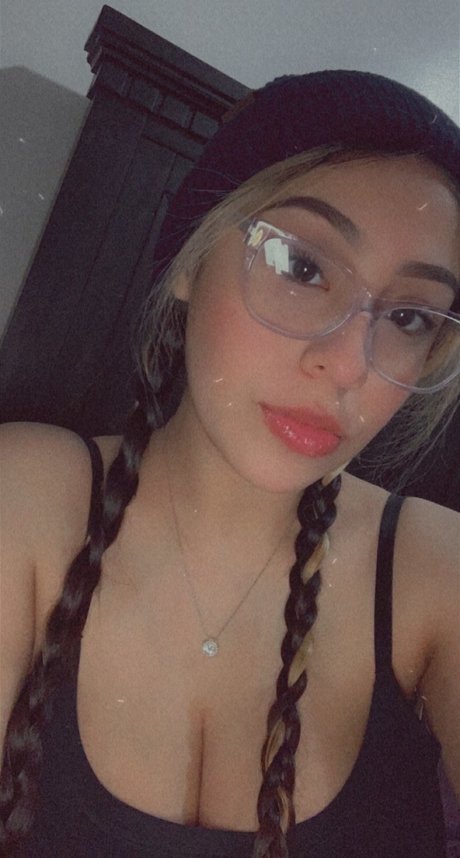 Ms Beth K model erotic pic