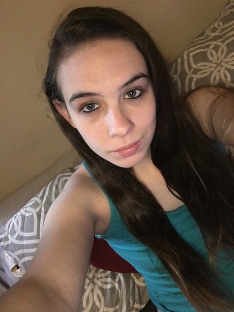 MissBella nude actress image