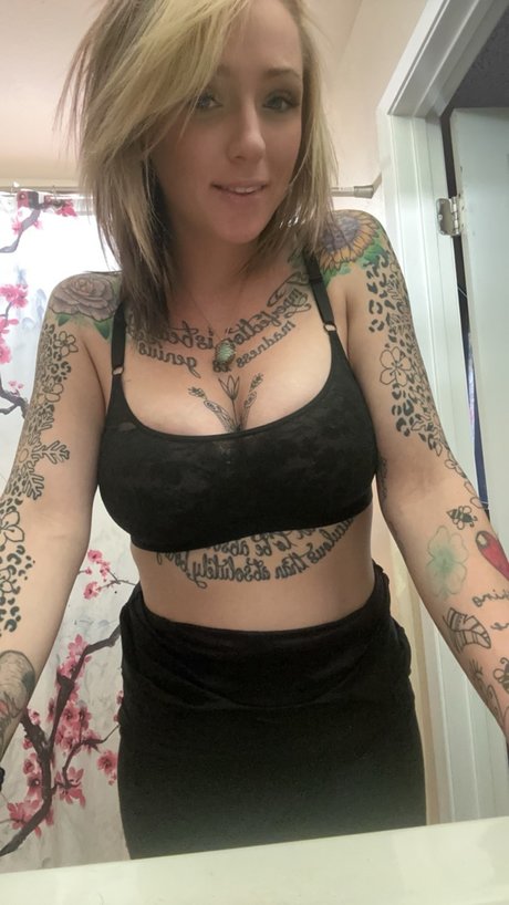 Bailey James adult star photo