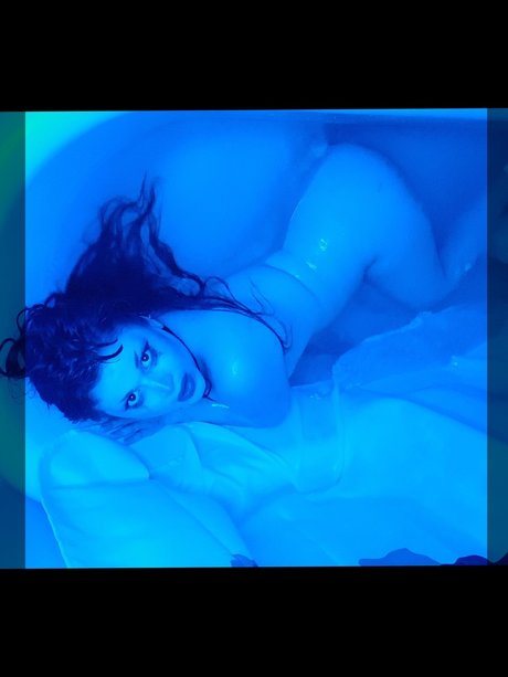 Miss Alayna Smittin erotic pornstar pics