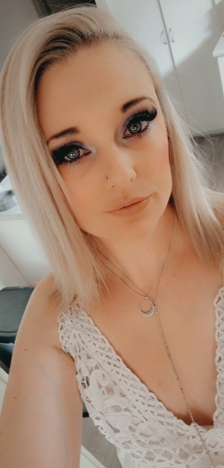 MISS2INFINITY exclusive actress img