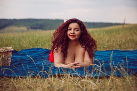 Miryam Ines xxx model galleries