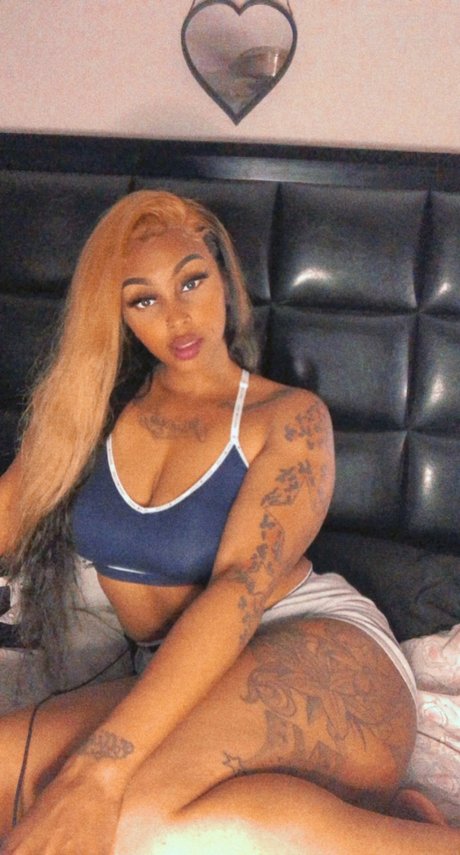 Minnxx_ pornstar top image