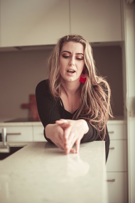 Minx Mika model hot photo