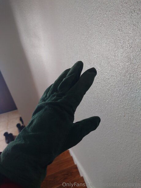 Miss Latex GLoves xxx pornstar pictures