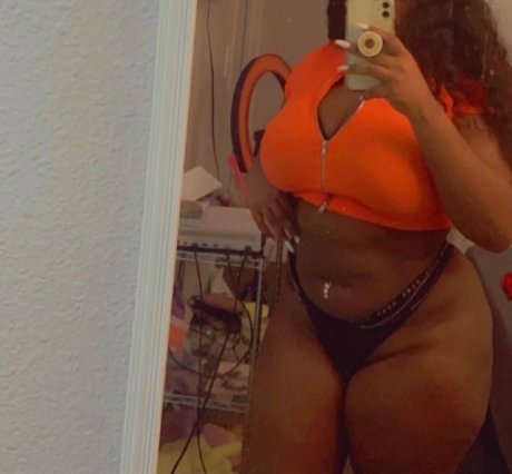 JANELL_ nice actress photo