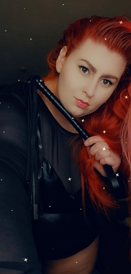 Latina Girl having time off_ perfect actress img