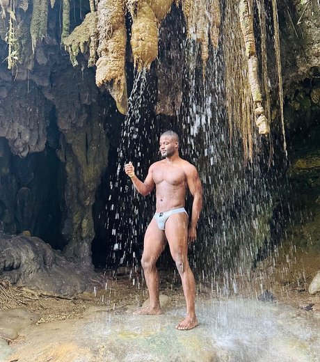 Jerry Black naked actress pic