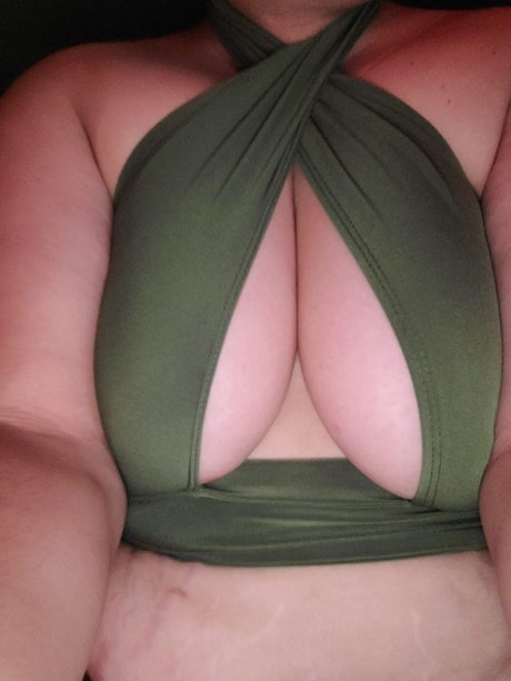 Jessi Quiks sexy actress gallery