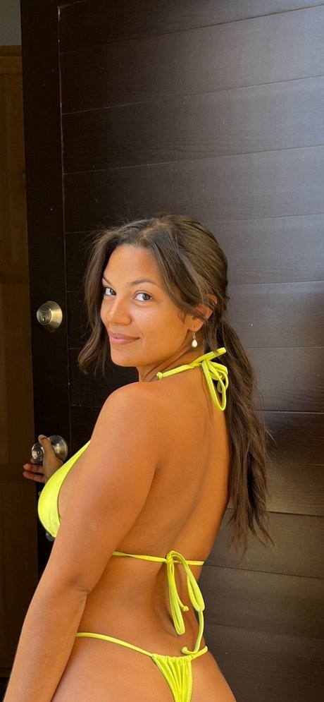 Gabriela Bomdia best model img