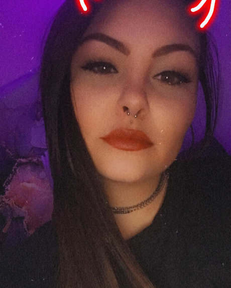 VINNI xxx actress img