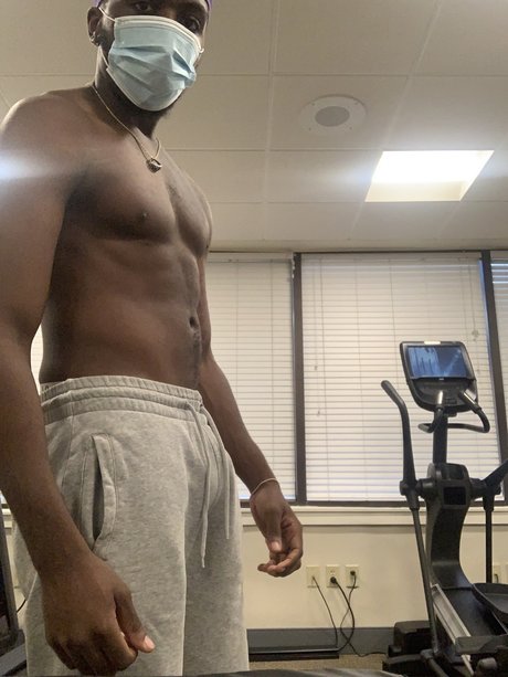 Cell pornographic model images